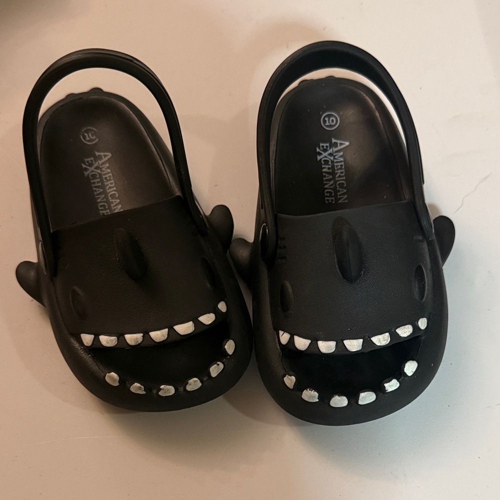 American Exchange Black Shark Kids Slippers
